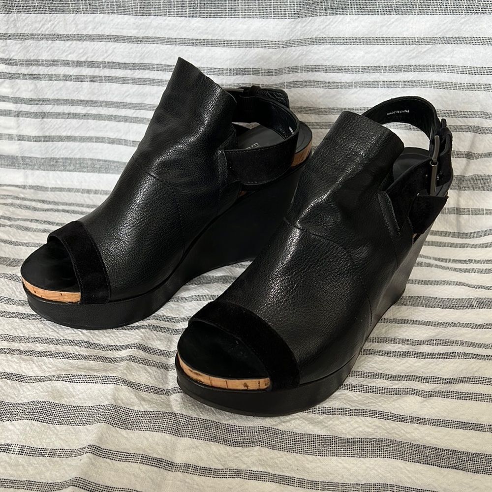 Eileen Fisher Platform Wedge, black, size 7